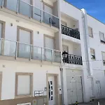 Hyper Centre, Beach 80M, Parking Available, Air Conditioning Apartment Nazare