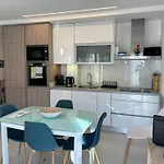 Apartament Hyper Centre, Beach 80M, Parking Available, Air Conditioning *