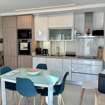 Hyper Centre, 80m, Parking Available, Air Conditioning Apartment