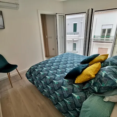 Hyper Centre, 80m, Parking Available, Air Conditioning Apartment *